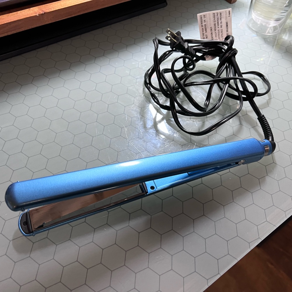 BaBylissPRO Nano Titanium Ultra-Thin Straightening Iron 1”